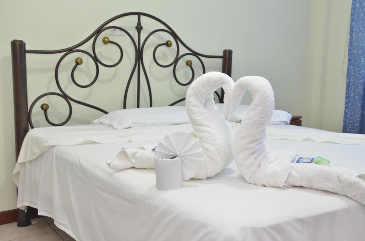 Hostal Ibiza Santa Cruz de La Sierra Dış mekan fotoğraf