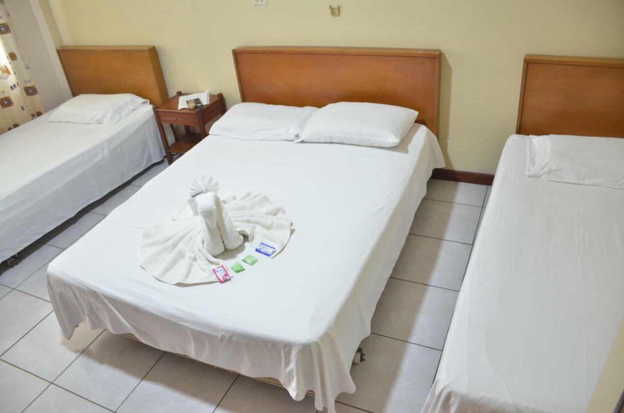 Hostal Ibiza Santa Cruz de La Sierra Dış mekan fotoğraf